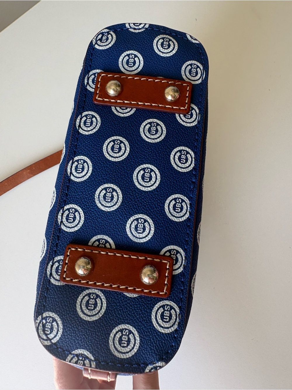 Sold! Dooney & Bourke Chicago Cubs Crossbody Bag - Picture 4 of 14